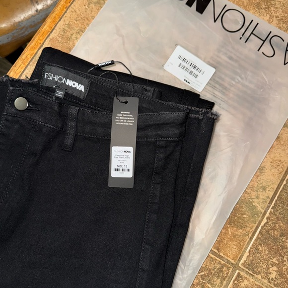 Fashion Nova Classic Black Denim - Picture 1 of 2